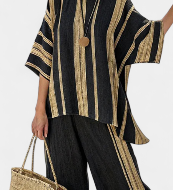 Adele – ērts oversized svītrains tops un brīvi lina šorti
