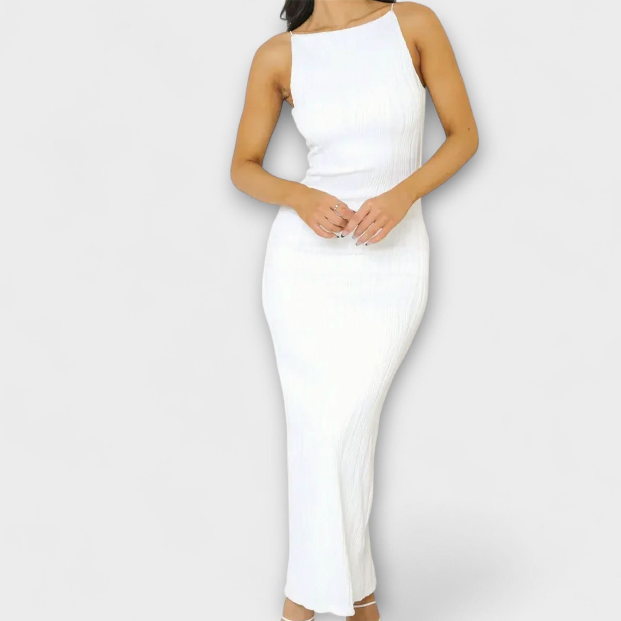 Eleganta maxi kleita bez piedurknēm ar drapējumiem