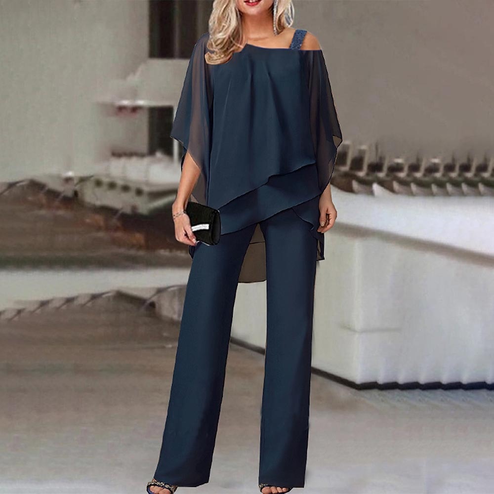 Edita – Nesenstanti elegancija atvirais pečiais